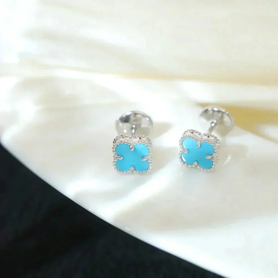 [Rose Jewelrys]CLOVER MINI 9.5MM ONYX STUD EARRINGS SILVER