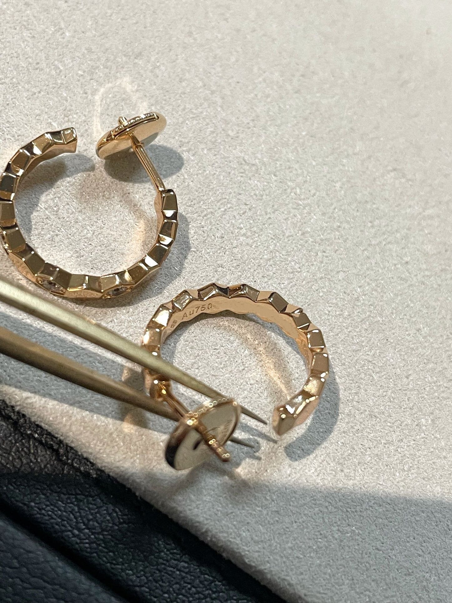 []Hollow Design Four-Leaf Clover Flower Shape Ring