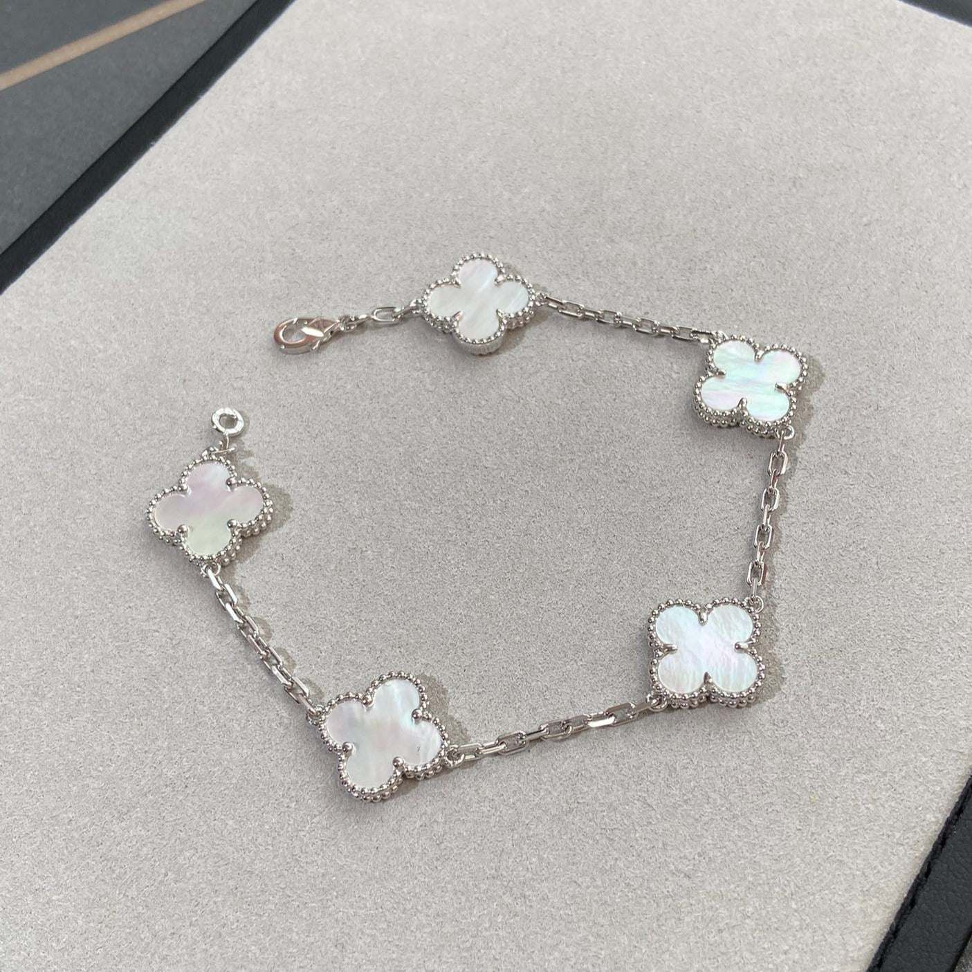 [Rose Jewelrys]CLOVER SILVER MOP 5 MOTIF BRACELET