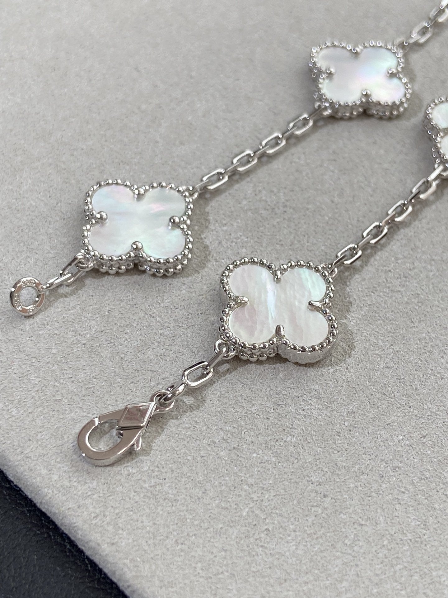 [Rose Jewelrys]CLOVER SILVER MOP 5 MOTIF BRACELET
