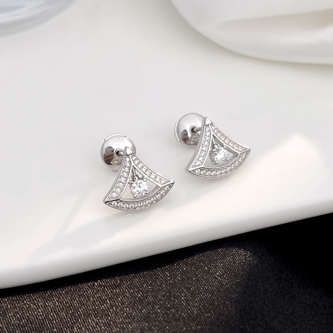 [Rose Jewelrys]DREAM MINI DIAMOND STUD EARRINGS
