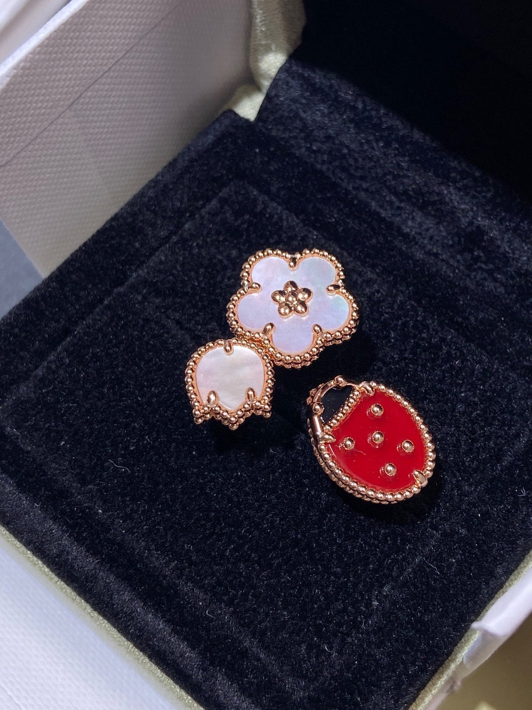 [🌹Rose💎]LUCKY 3 MOTIF ROSE GOLD RING
