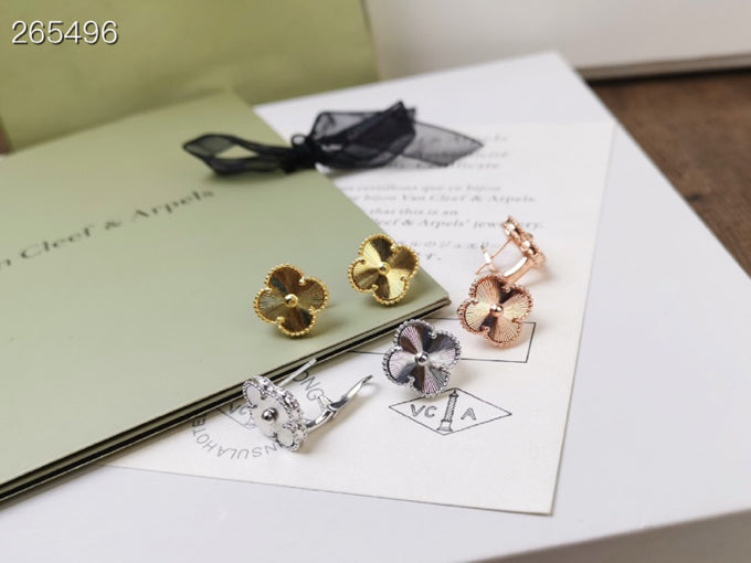 [Rose Jewelrys]CLOVER MEDIUM STUD EARRINGS
