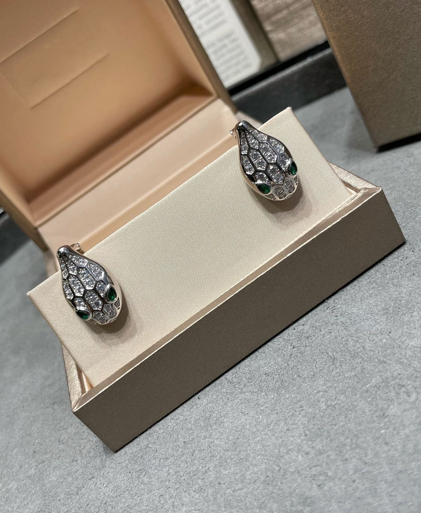 [Rose Jewelrys]SERPENT DIAMOND STUD EARRINGS
