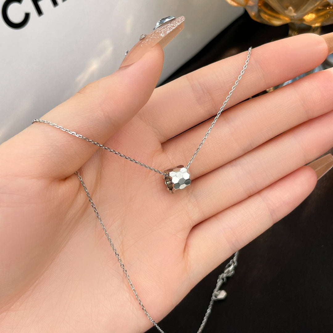 [Rose Jewelrys]BEE MINI NECKLACE
