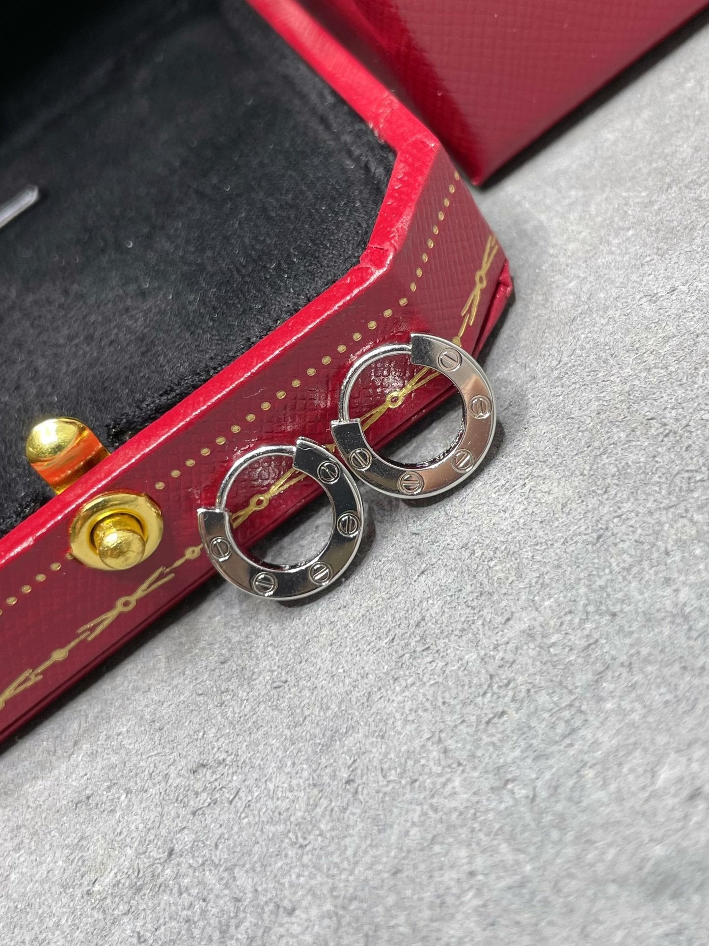 [Rose Jewelrys]LOVE MINI EARRINGS