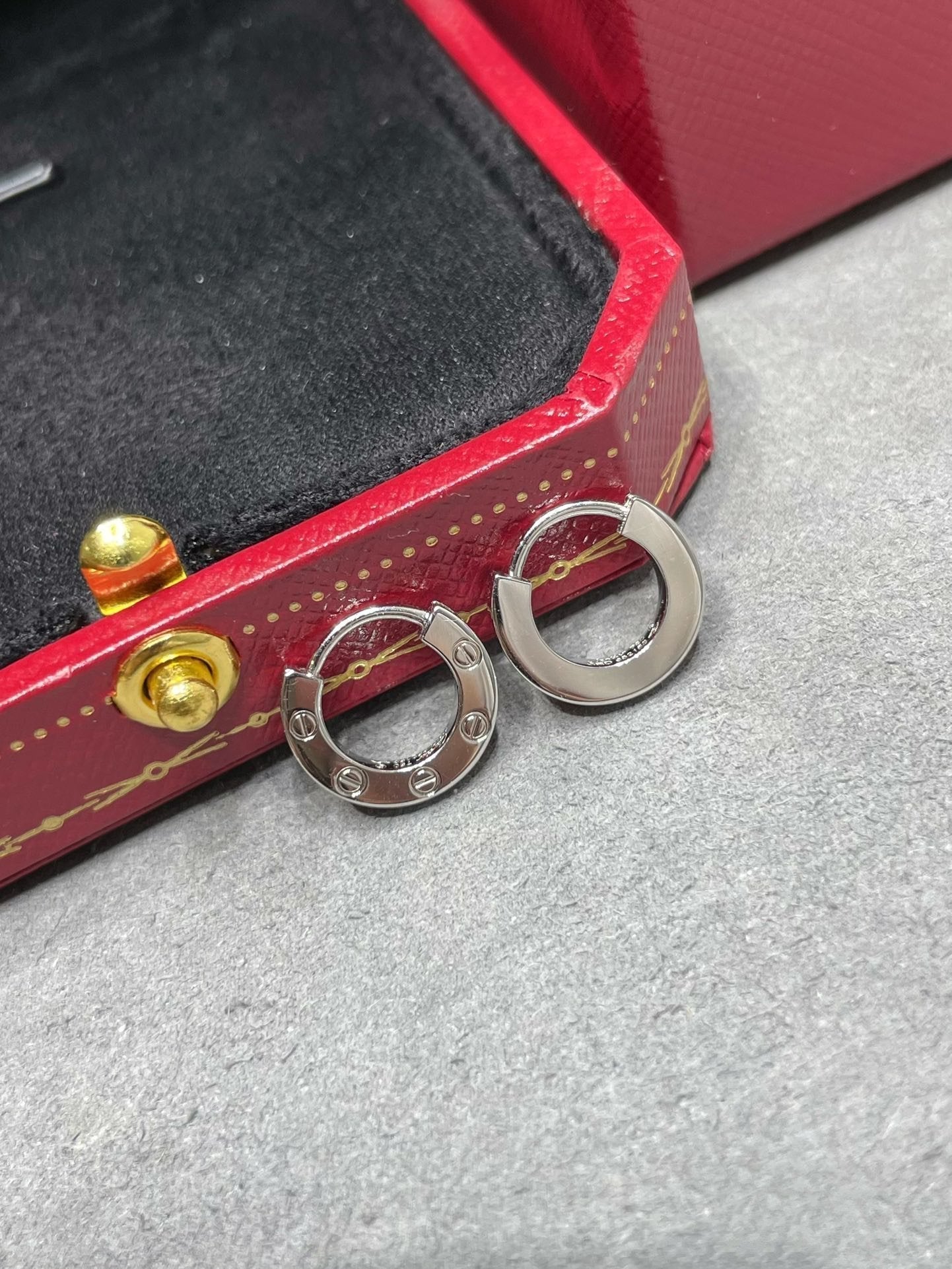 [Rose Jewelrys]LOVE MINI EARRINGS