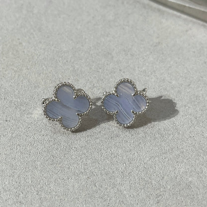 [Rose Jewelrys]CLOVER CHALCEDONY SILVER STUD EARRINGS