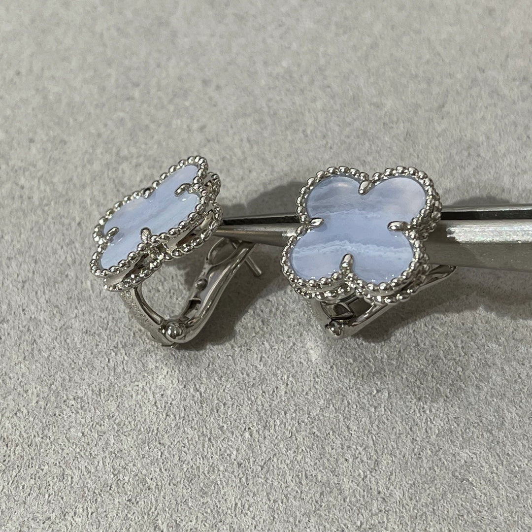 [Rose Jewelrys]CLOVER CHALCEDONY SILVER STUD EARRINGS