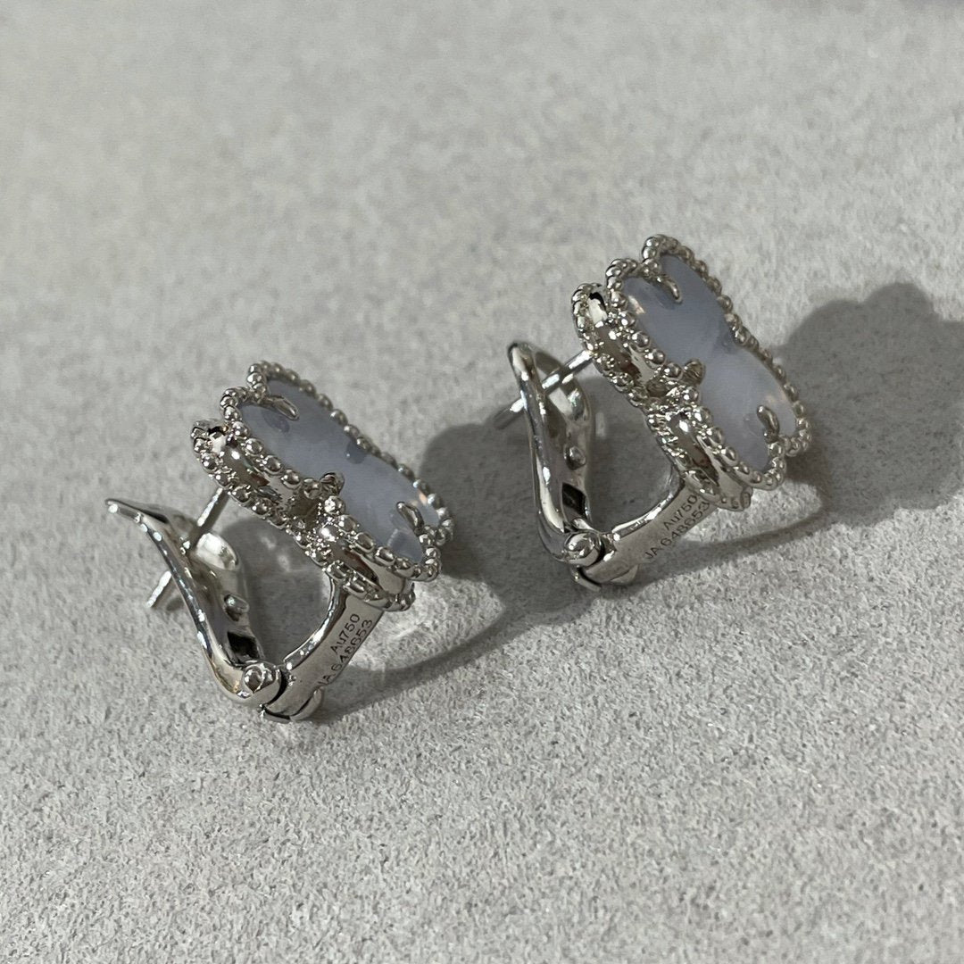 [Rose Jewelrys]CLOVER CHALCEDONY SILVER STUD EARRINGS
