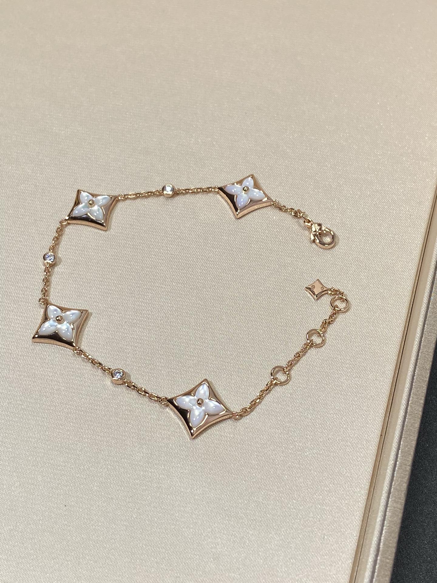 [Rose Jewelrys]STAR 4 MOTIF MOP DIAMOND PINK GOLD BRACELET