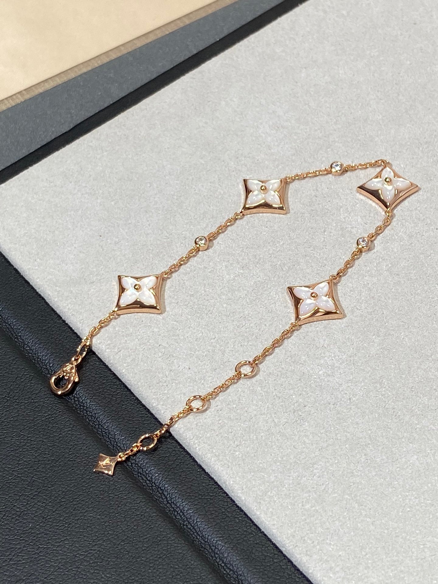 [Rose Jewelrys]STAR 4 MOTIF MOP DIAMOND PINK GOLD BRACELET