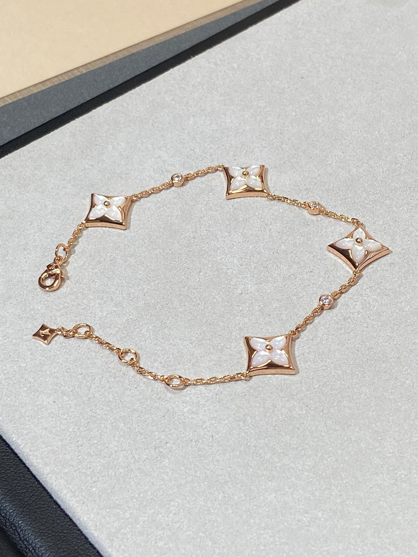 [Rose Jewelrys]STAR 4 MOTIF MOP DIAMOND PINK GOLD BRACELET