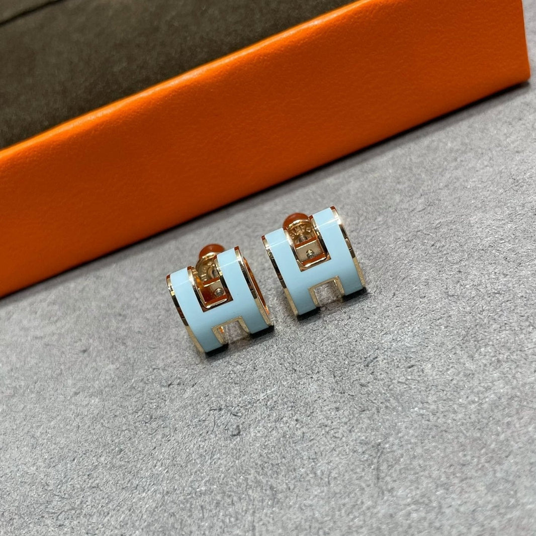 [🌹Rose💎]POP H SKY BLUE STUD EARRINGS