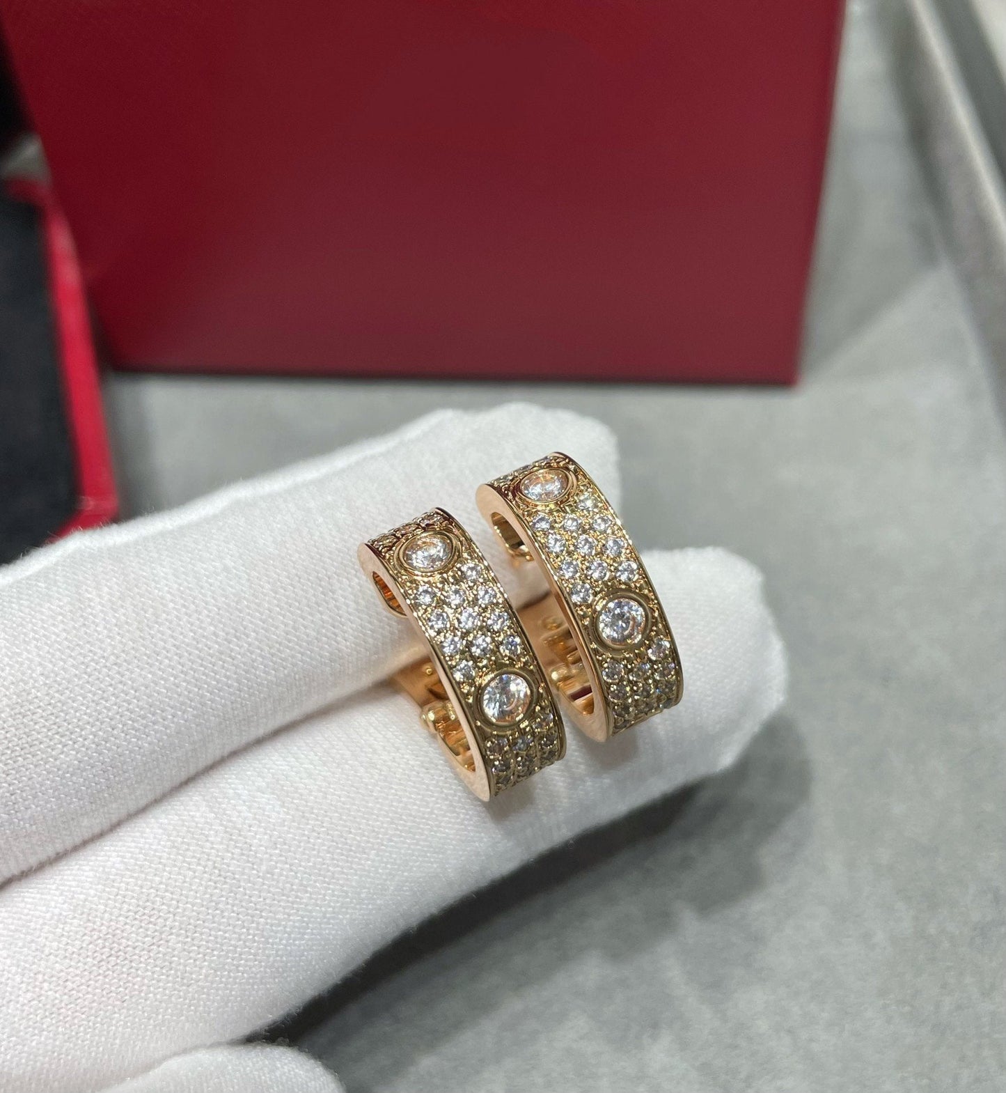 [Rose Jewelrys]LOVE 5.5MM DIAMOND PAVED EARRINGS