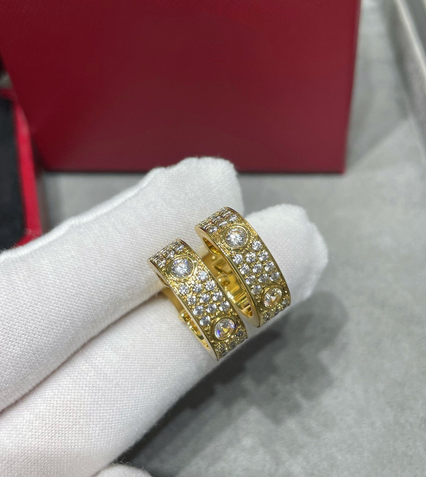 [Rose Jewelrys]LOVE 5.5MM DIAMOND PAVED EARRINGS