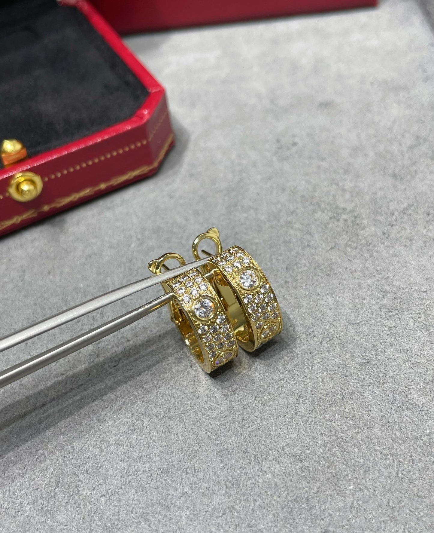 [Rose Jewelrys]LOVE 5.5MM DIAMOND PAVED EARRINGS