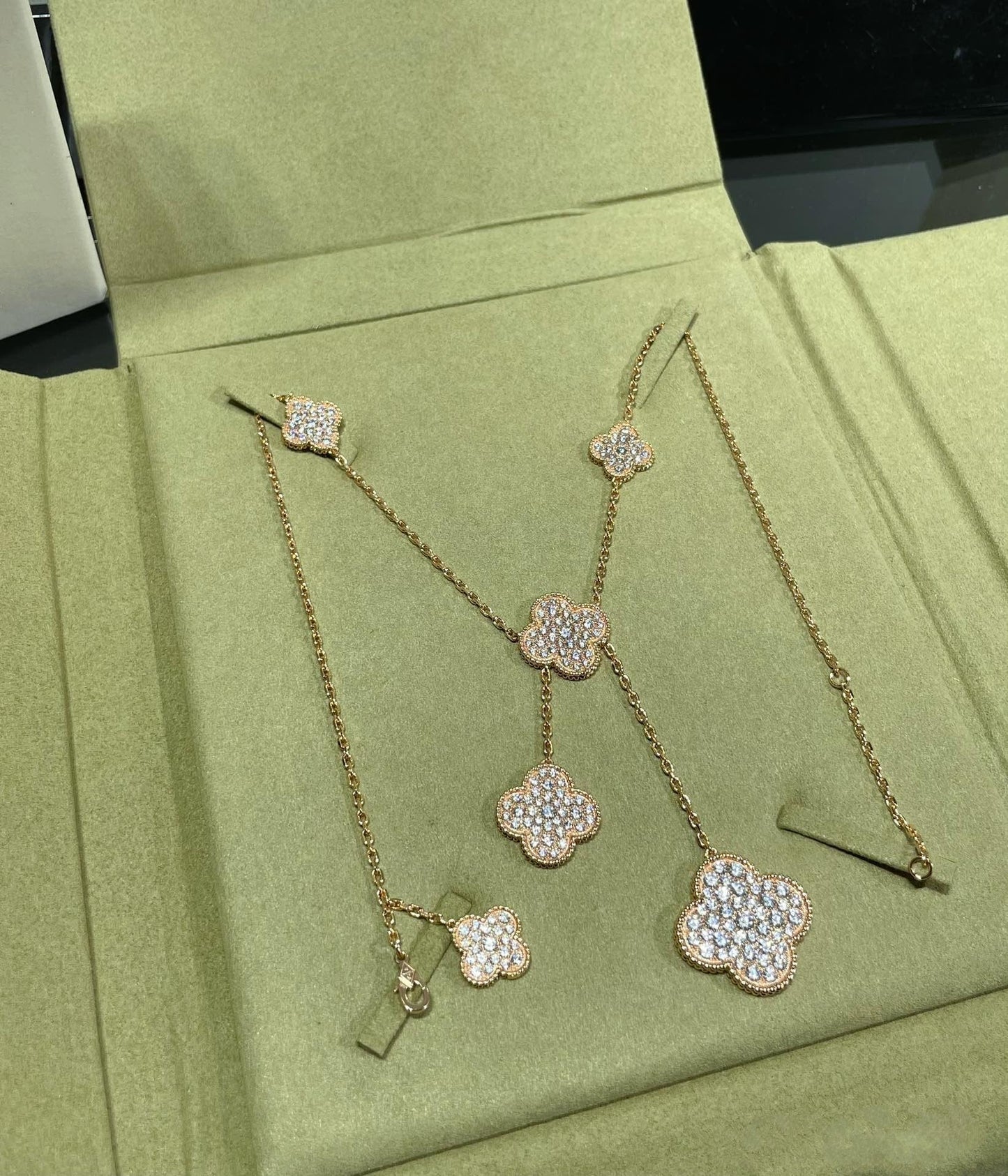 [Rose Jewelrys]CLOVER 6 MOTIF DIAMOND PAVED NECKLACE