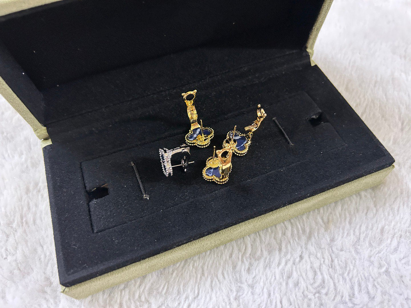 [Rose Jewelrys]CLOVER PIETERSITE MEDIUM STUD EARRINGS