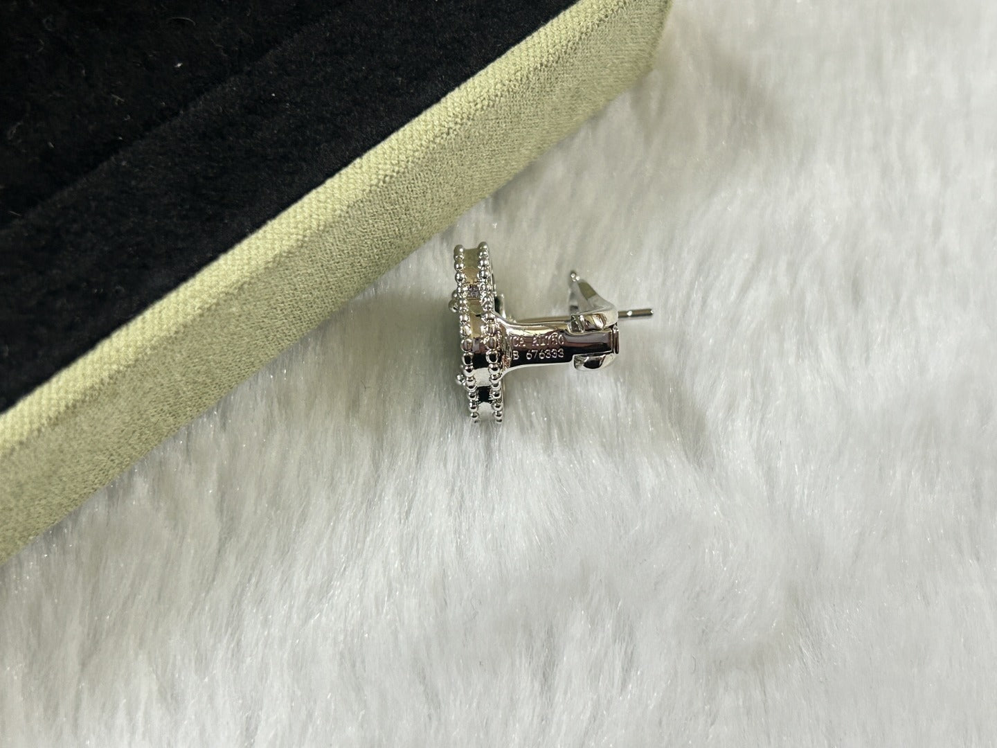[Rose Jewelrys]CLOVER PIETERSITE MEDIUM STUD EARRINGS