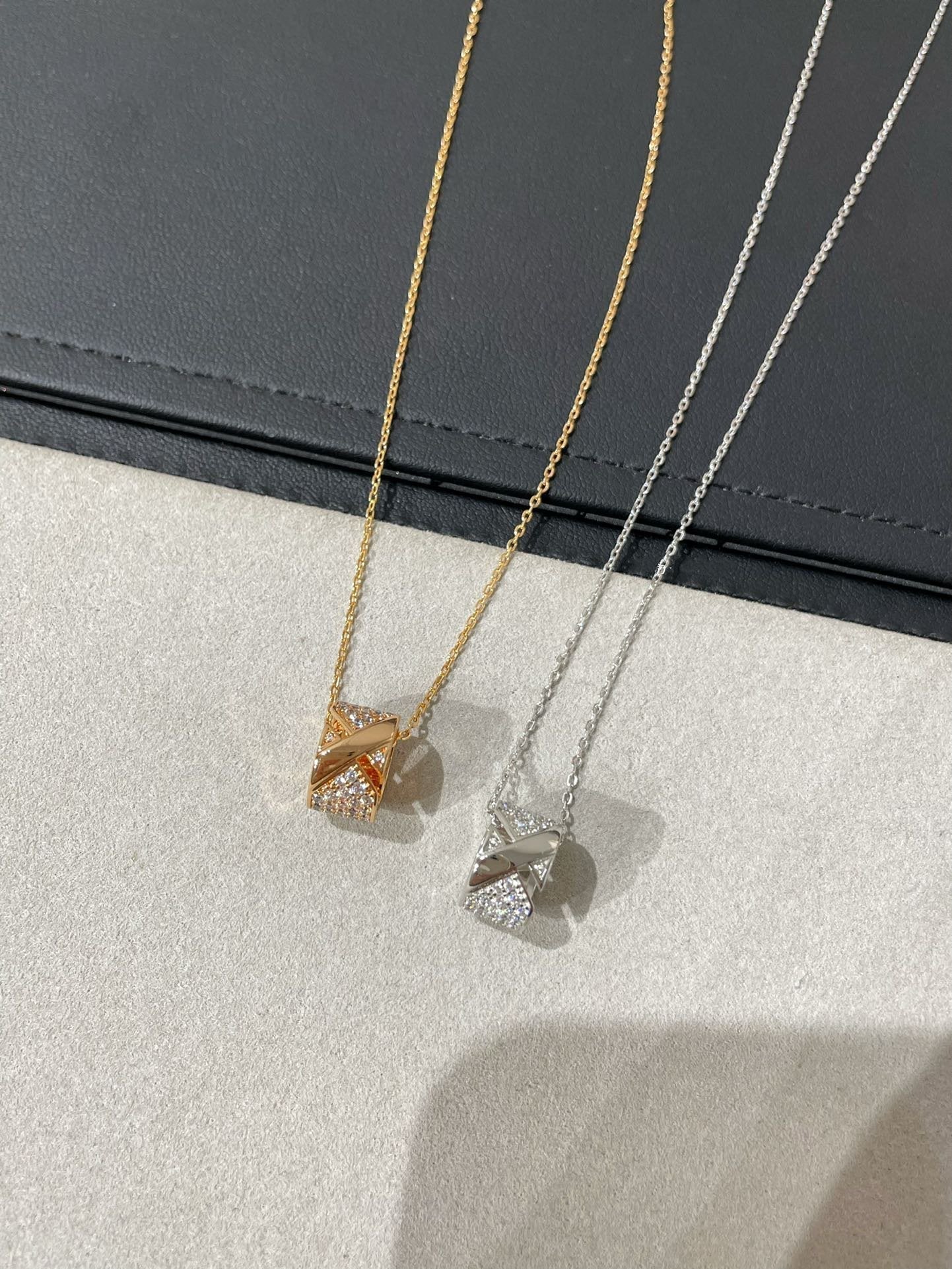 [Rose Jewelrys]LIENS EVIDENCE DIAMOND PAVED NECKLACE