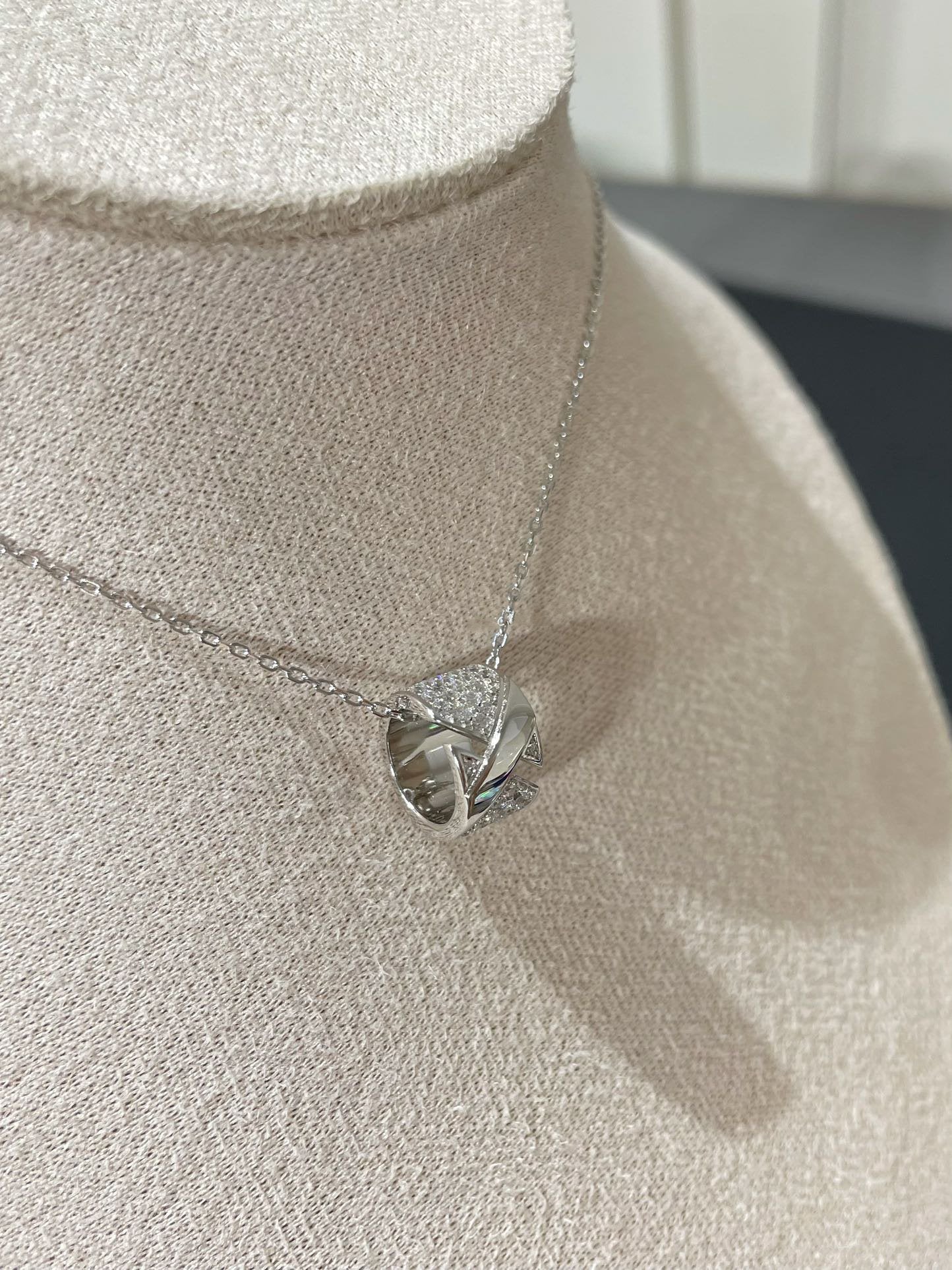 [Rose Jewelrys]LIENS EVIDENCE DIAMOND PAVED NECKLACE