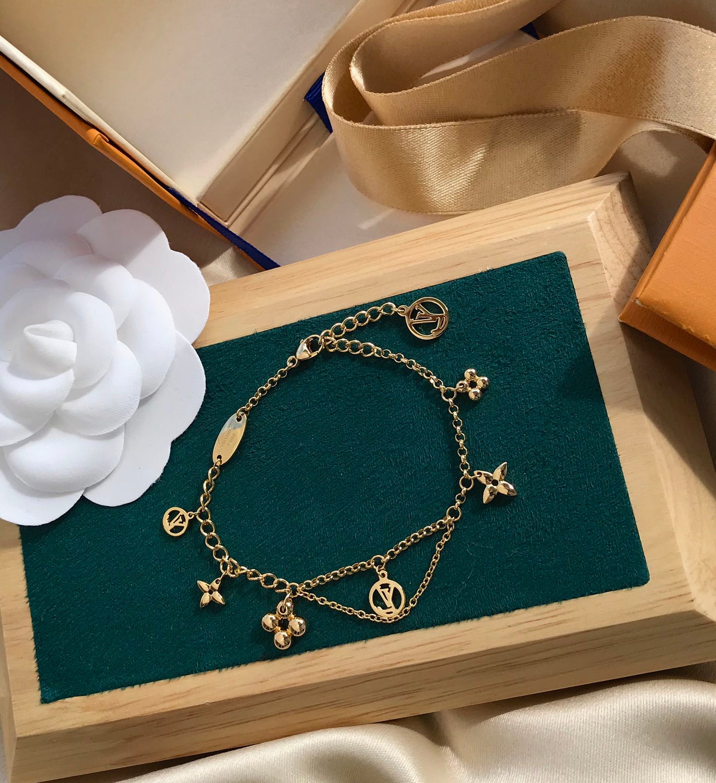 [Rose Jewelrys] BLOOMING PINK GOLD MOP BRACELET
