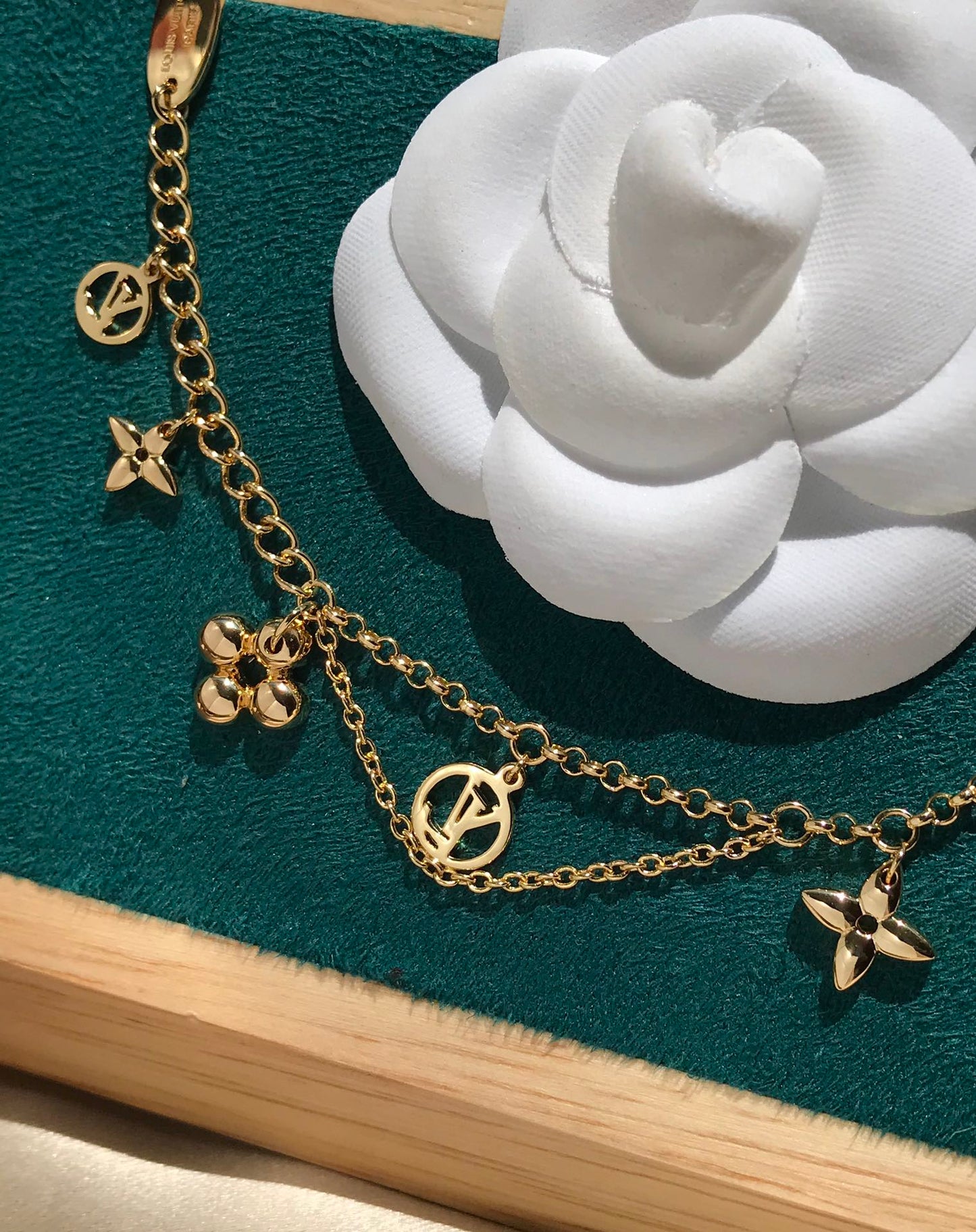 [Rose Jewelrys] BLOOMING PINK GOLD MOP BRACELET