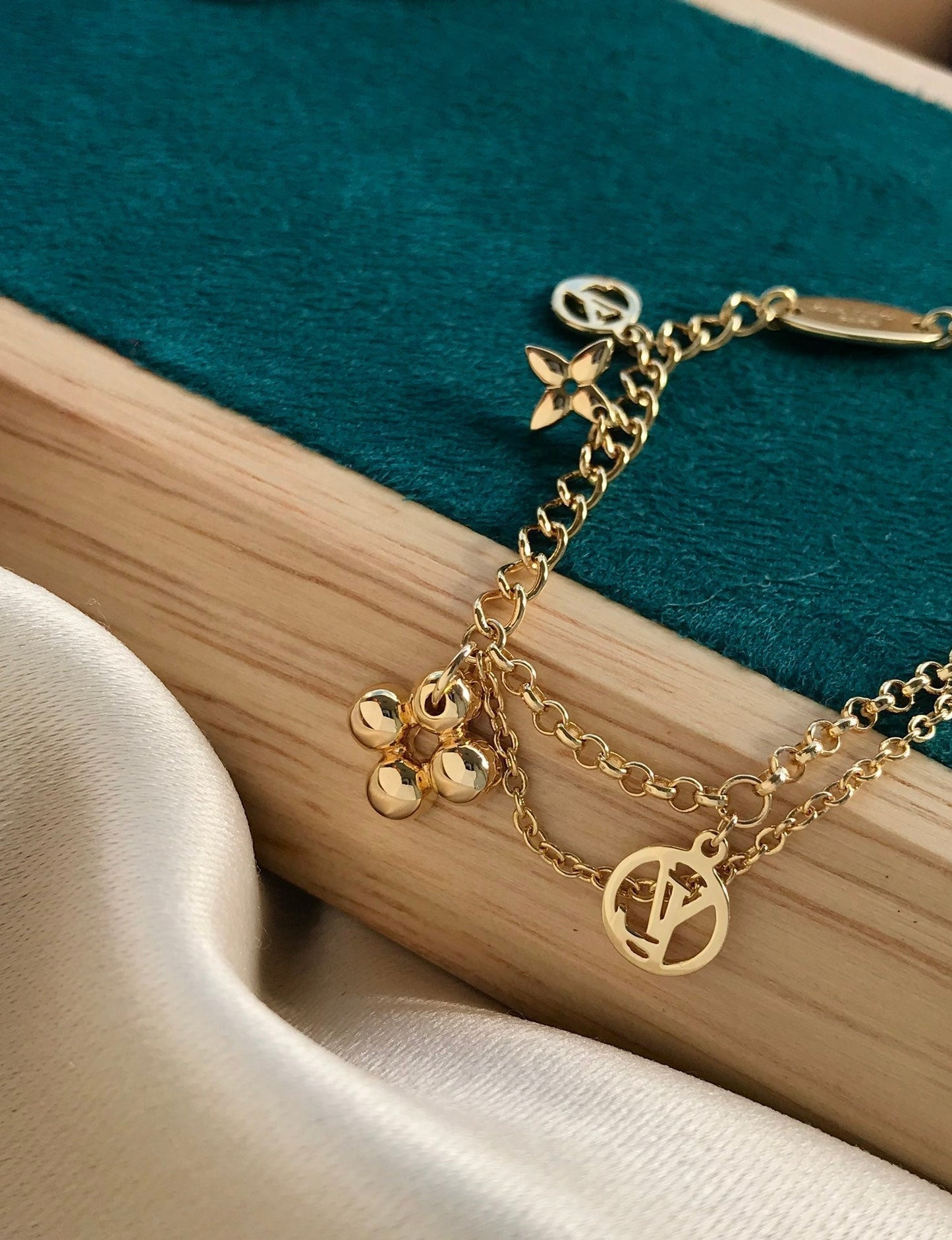 [Rose Jewelrys] BLOOMING PINK GOLD MOP BRACELET