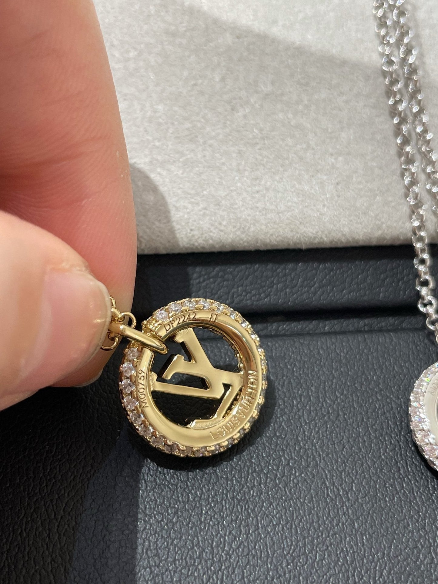 []BY NIGHT DIAMOND PAVED NECKLACE