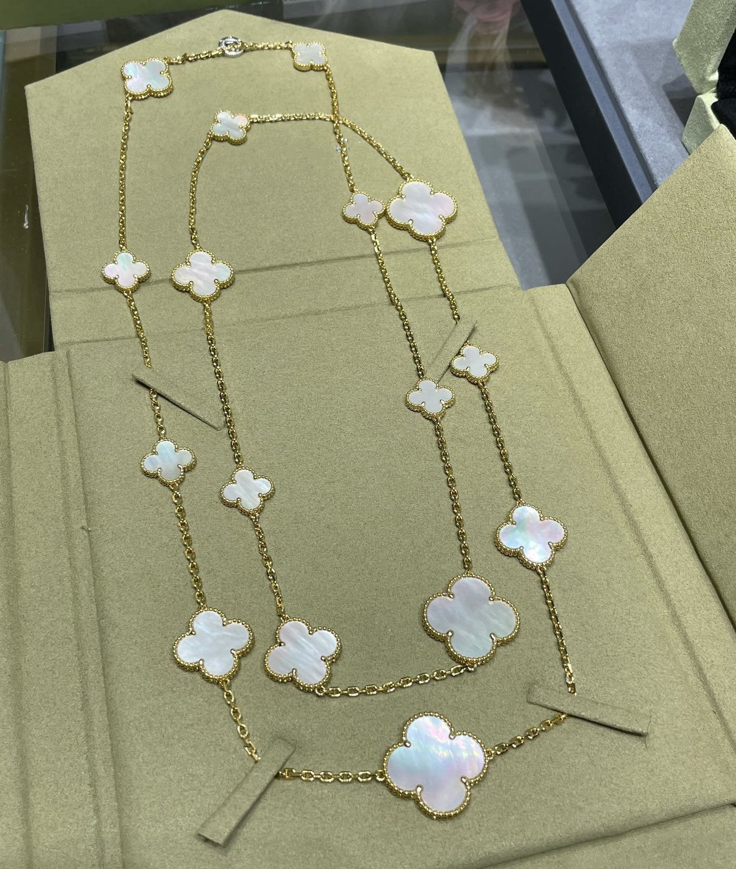 [Rose Jewelrys]CLOVER 16 MOTIF WHITE MOP GOLD NECKLACE