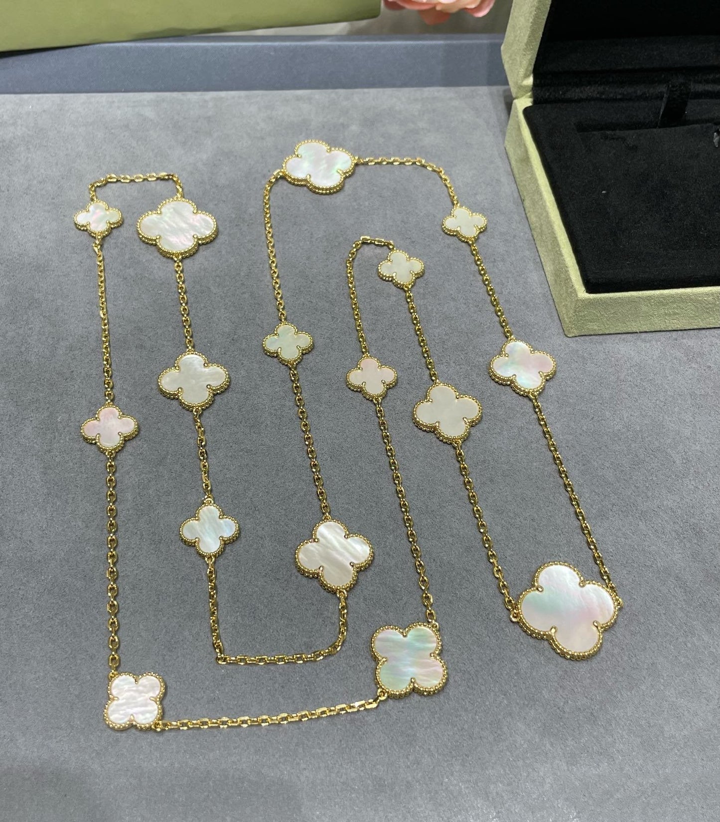 [Rose Jewelrys]CLOVER 16 MOTIF WHITE MOP GOLD NECKLACE