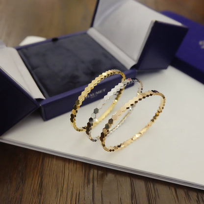 []BEE LOVE BRACELET