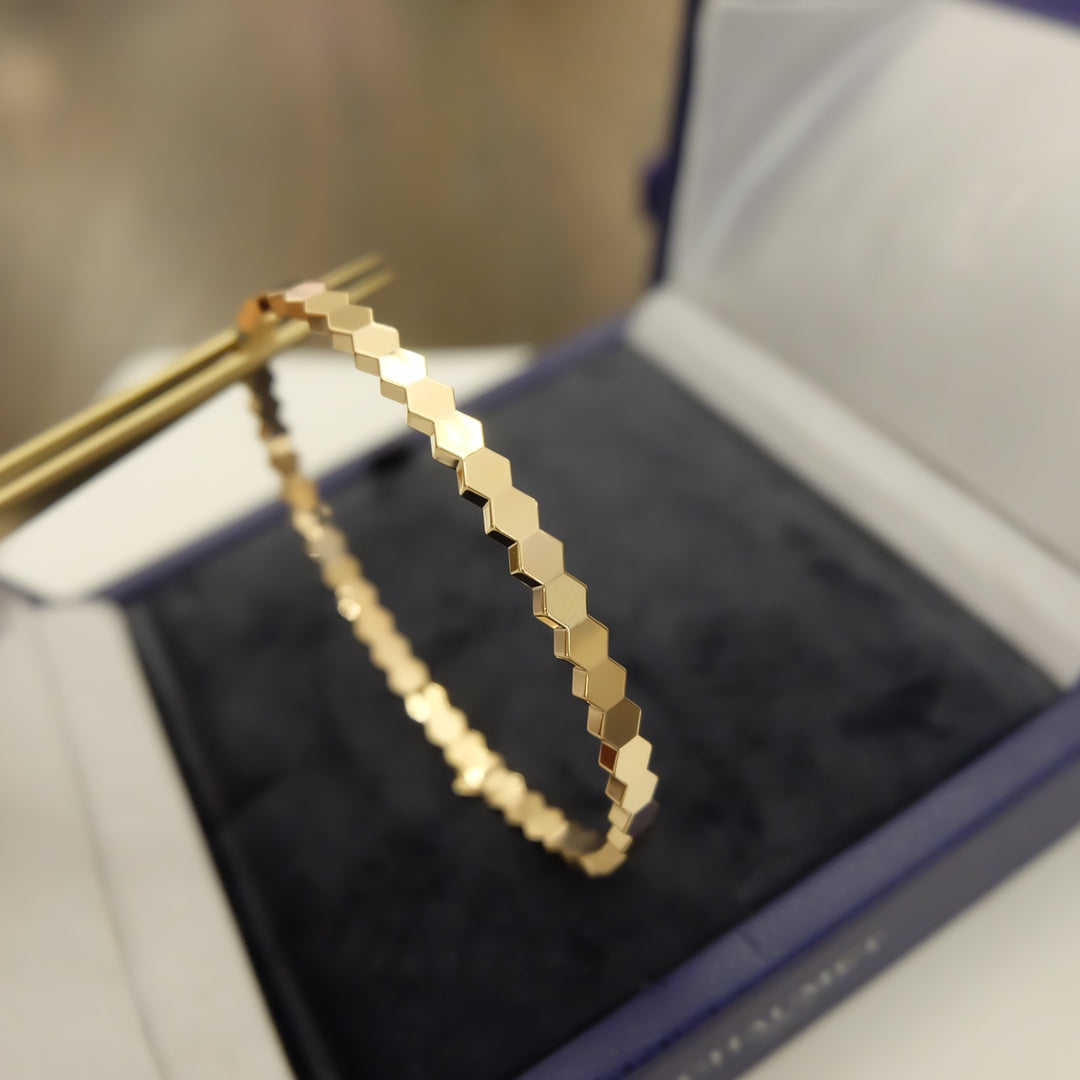 []BEE LOVE BRACELET