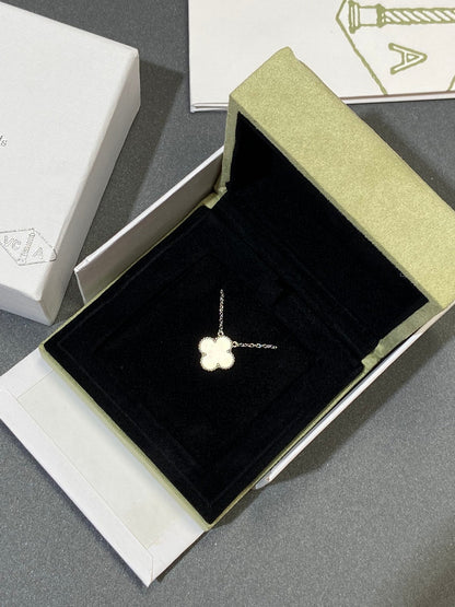[Rose Jewelrys]CLOVER MEDIUM SILVER WHITE MOP NECKLACE