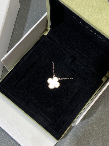 [Rose Jewelrys]CLOVER MEDIUM SILVER WHITE MOP NECKLACE