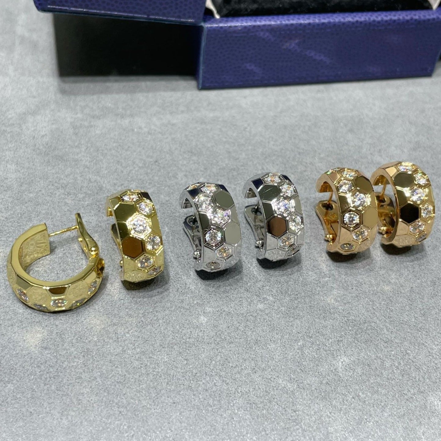 [Rose Jewelrys]BEE LOVE DIAMOND HOOP EARRINGS