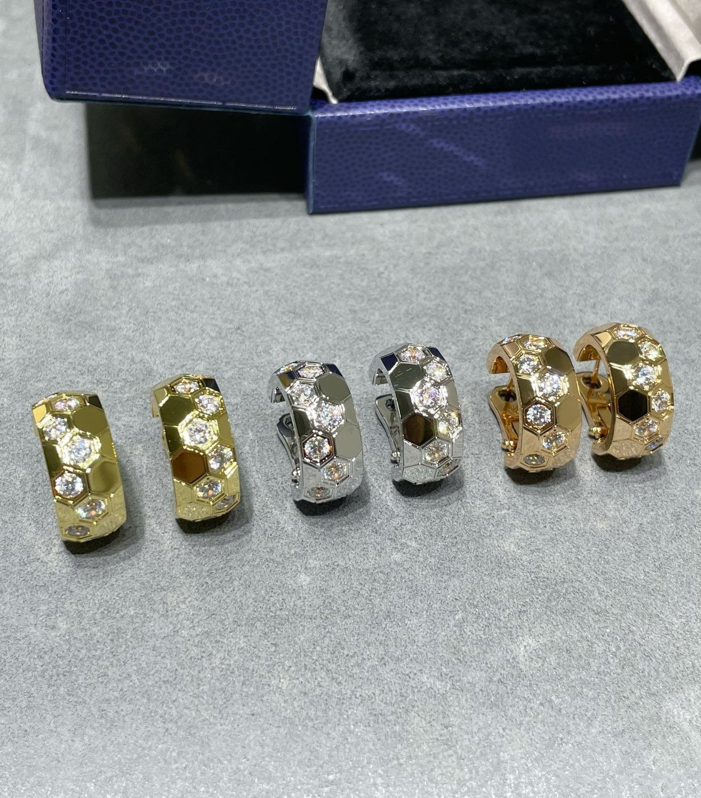 [Rose Jewelrys]BEE LOVE DIAMOND HOOP EARRINGS