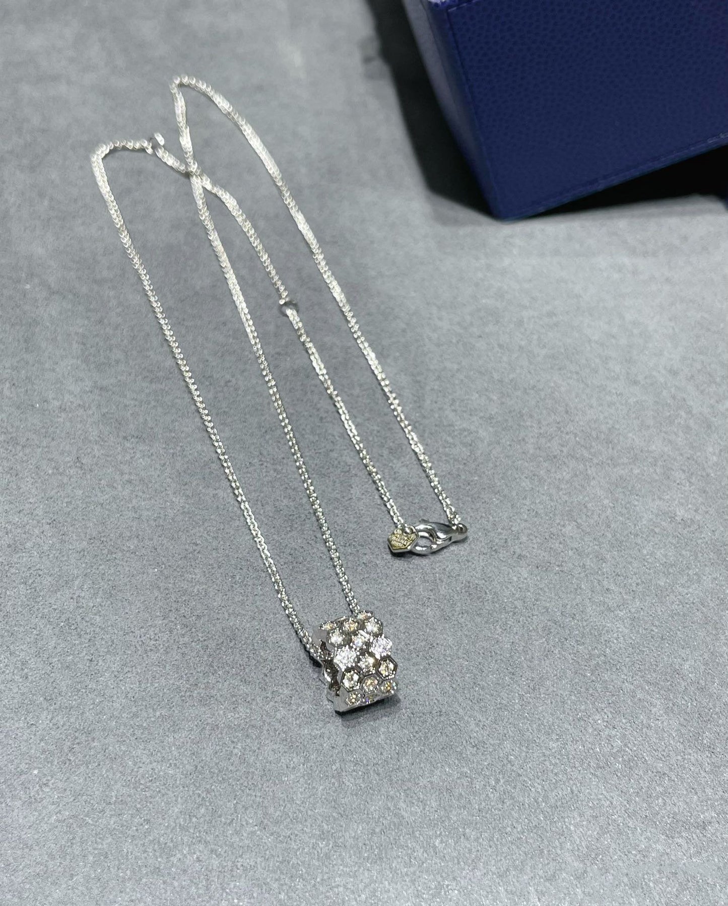 [Rose Jewelrys]BEE LOVE DIAMOND PAVED 3 ROW NECKLACE