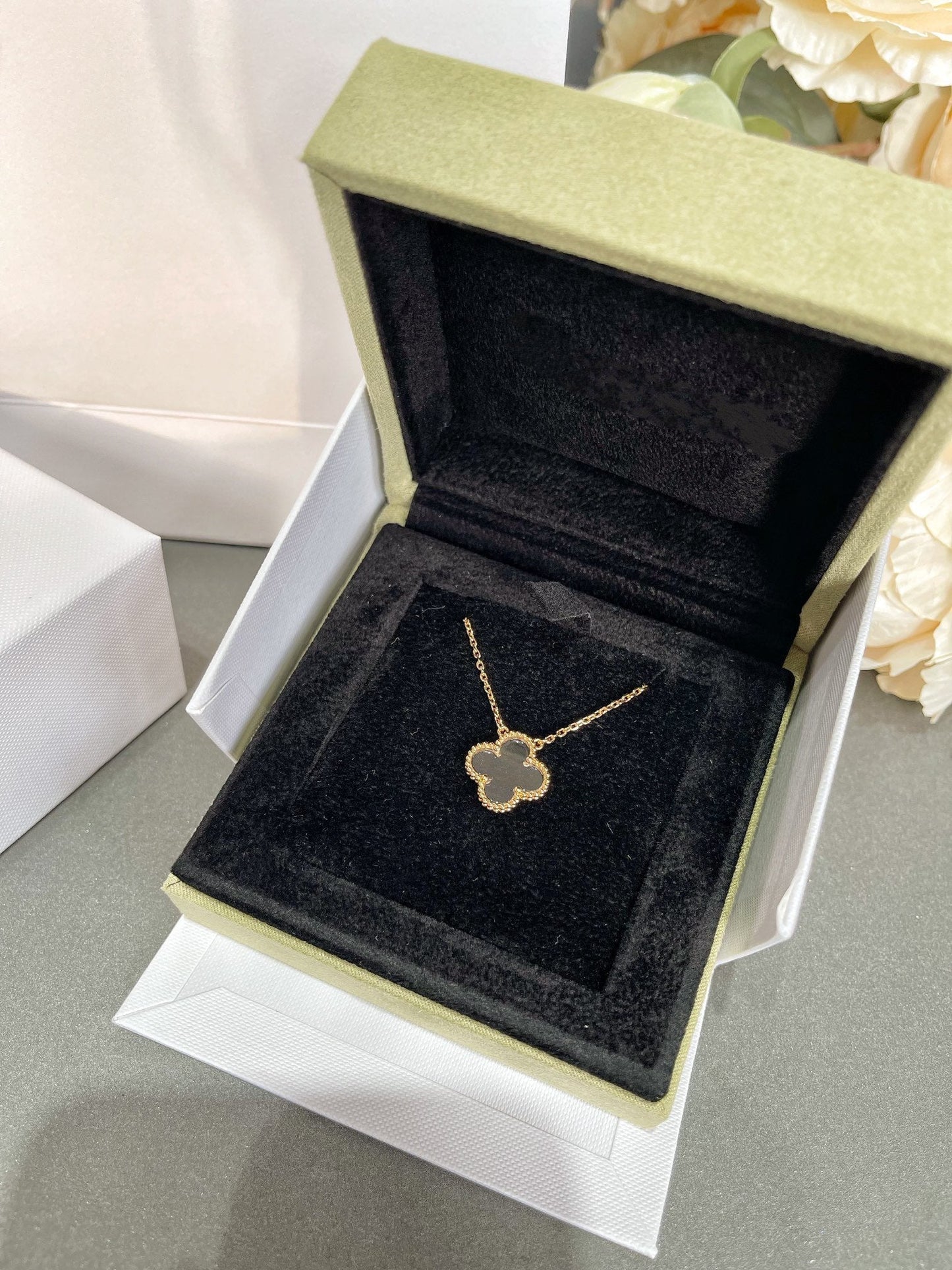 [Rose Jewelrys]CLOVER ROCK CRYSTAL ROSE GOLD NECKLACE