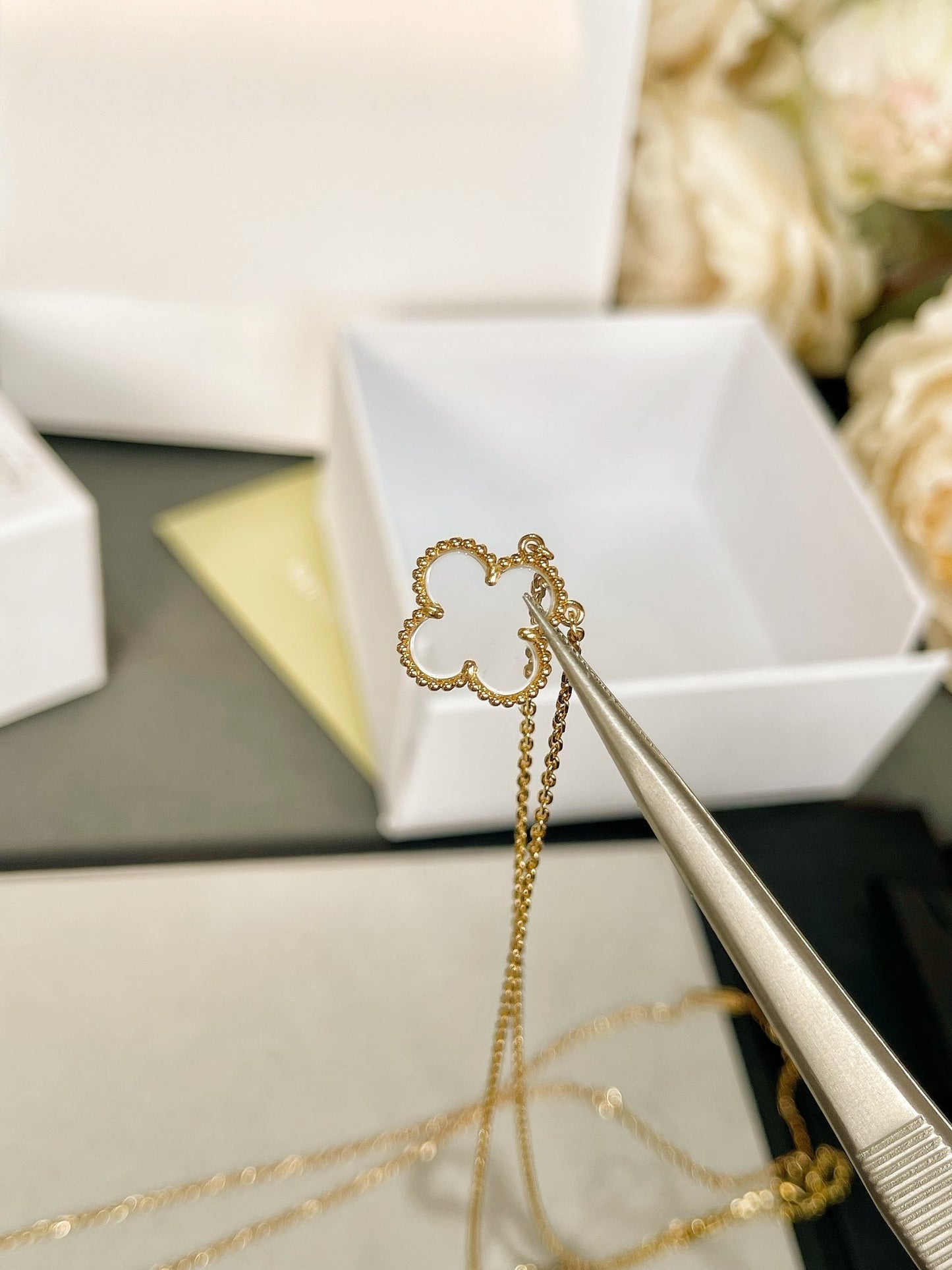 [Rose Jewelrys]CLOVER ROCK CRYSTAL ROSE GOLD NECKLACE