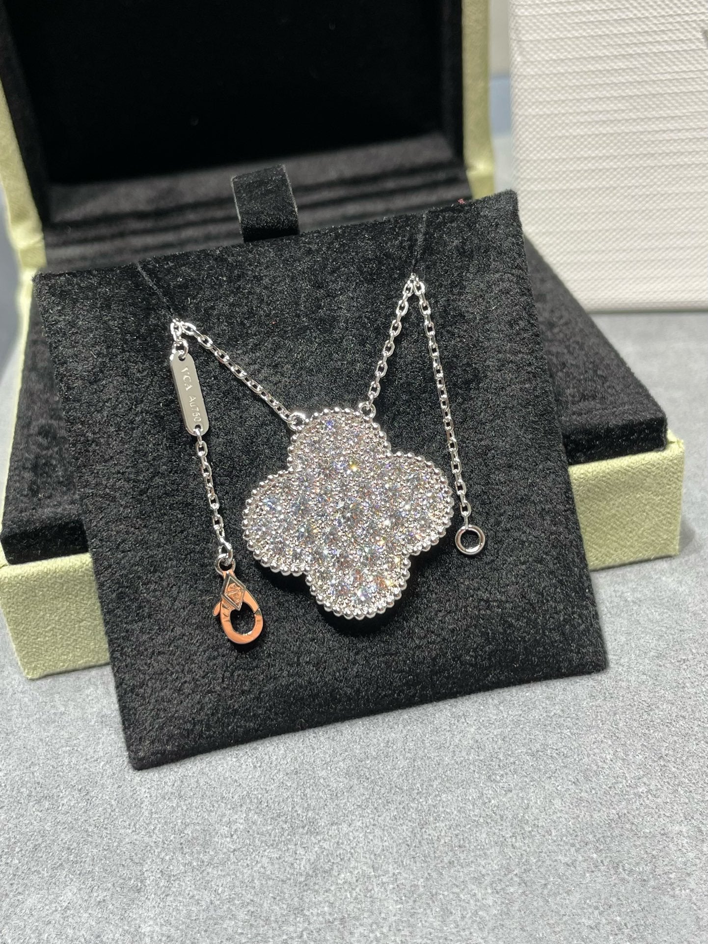 [Rose Jewelrys]CLOVER 25MM LARGE PENDANT DIAMOND PAVED SILVER NECKLACE
