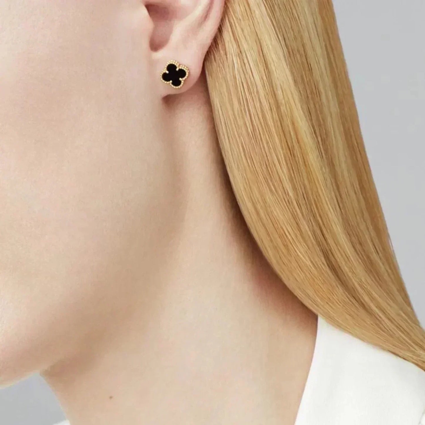 []CLOVER MINI 9.5MM BLACK MOP EARRINGS