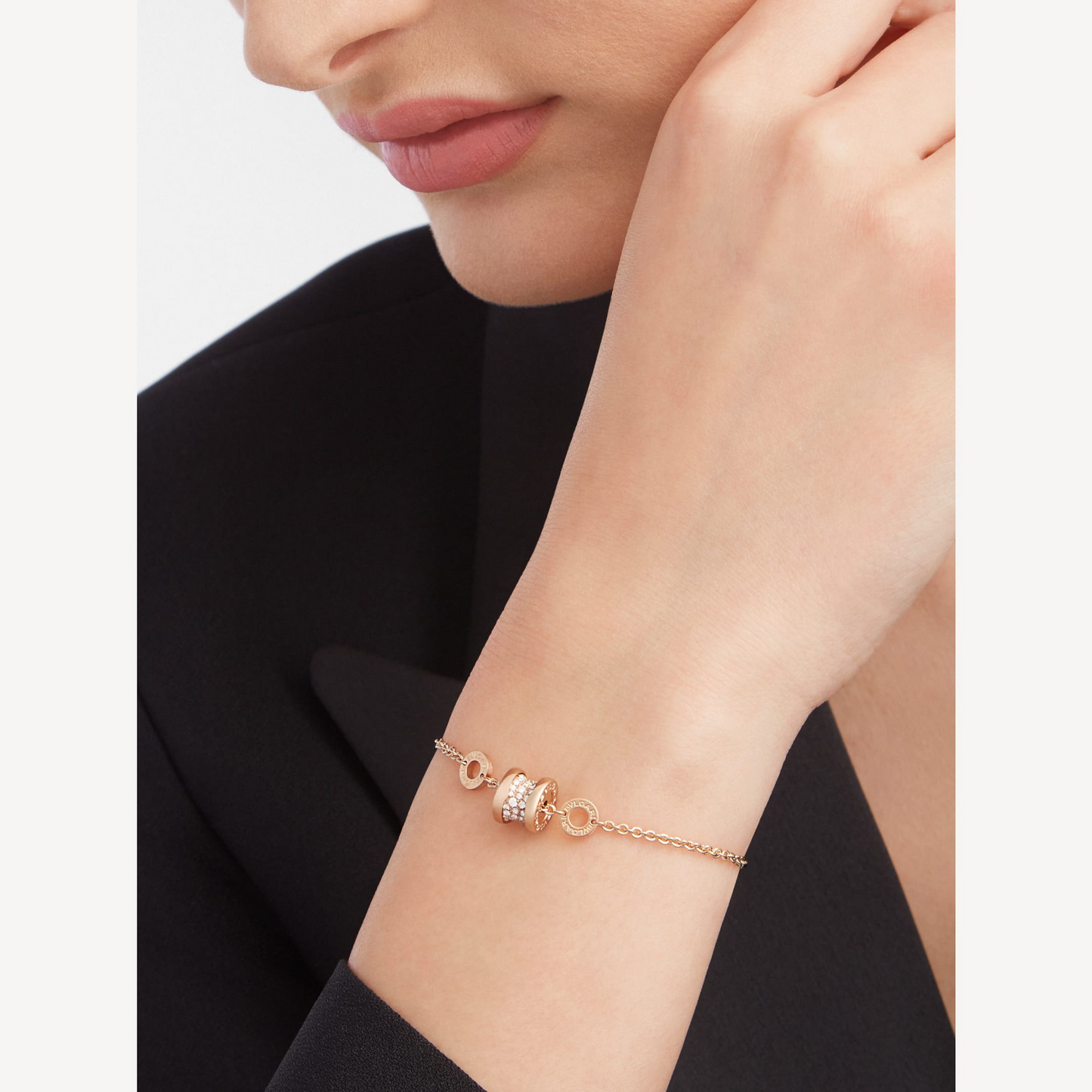 [Rose Jewelrys]ZERO 1 SOFT PINK GOLD WITH PAVED DIAMONDS ON THE SPIRAL BRACELET