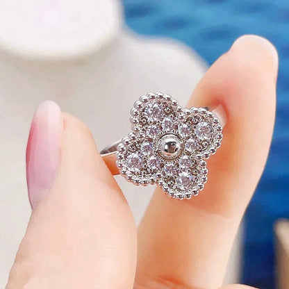 []CLOVER DIAMOND RING