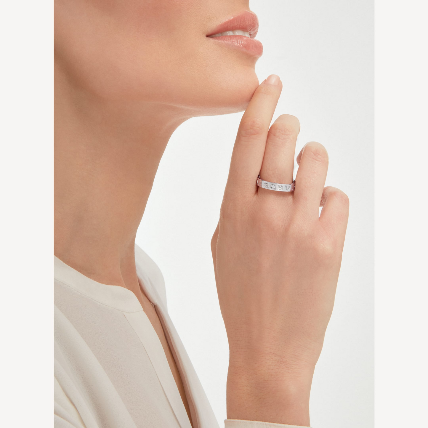 []ZERO 1 ESSENTIAL WITH A DIAMOD RING