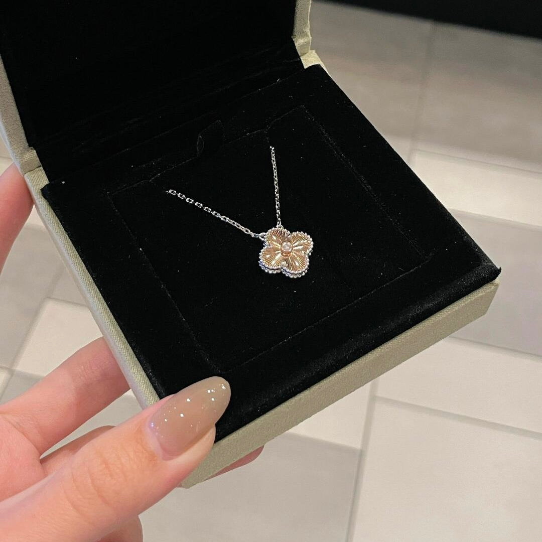 [Rose Jewelrys ]CLOVER 15MM DIAMOND LASER NECKLACE- CHRISTMAS 2024 SPECIAL EDITION