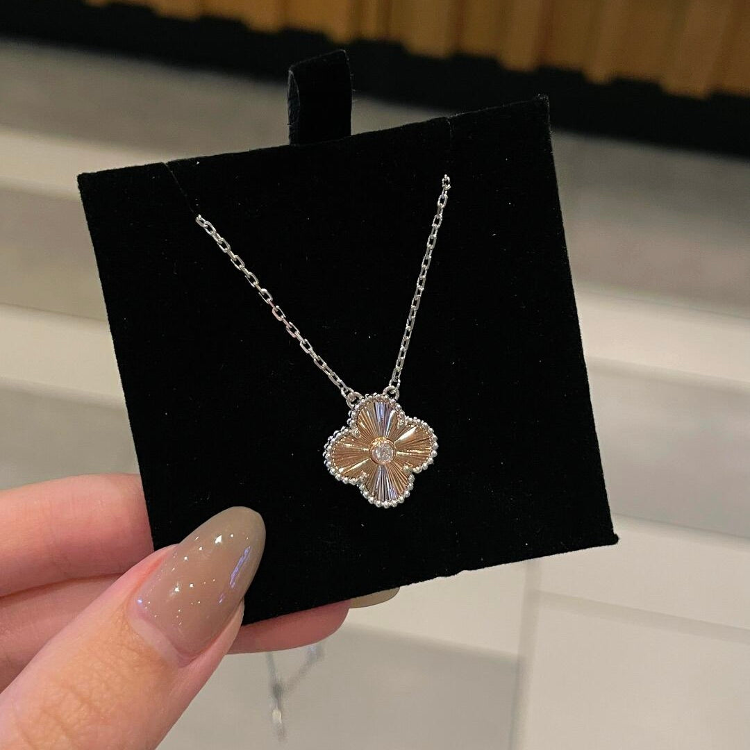 [Rose Jewelrys ]CLOVER 15MM DIAMOND LASER NECKLACE- CHRISTMAS 2024 SPECIAL EDITION