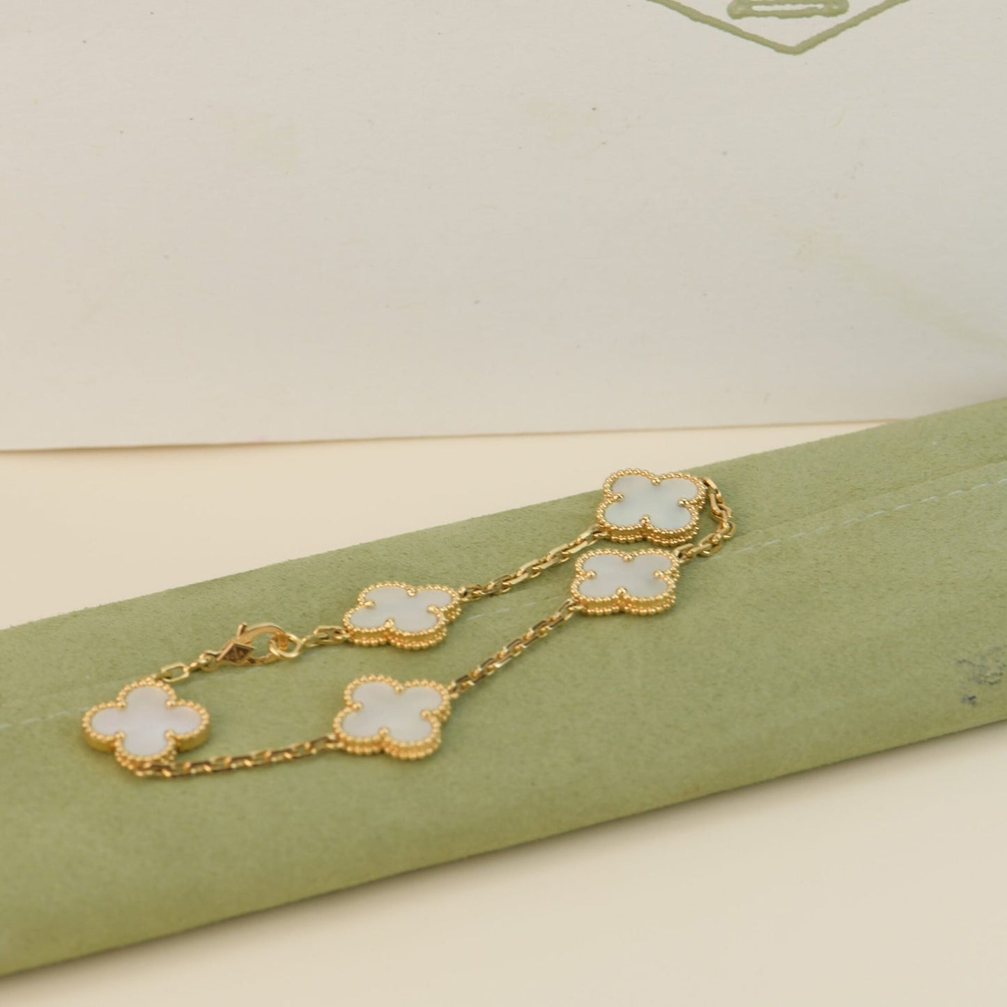 [Rose Jewelrys]CLOVER  5 MOTIF WHITE MOP BRACELET