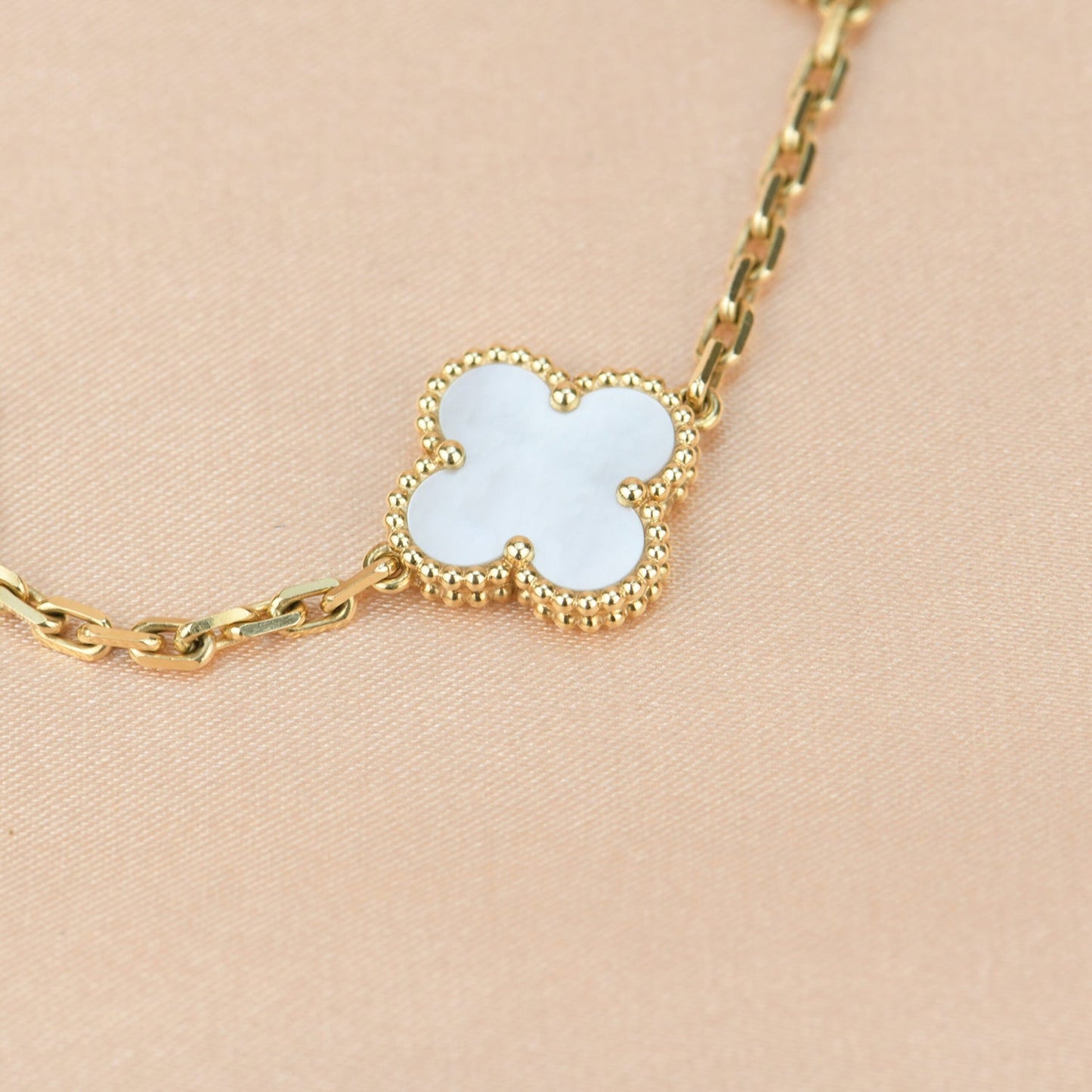 [Rose Jewelrys]CLOVER  5 MOTIF WHITE MOP BRACELET